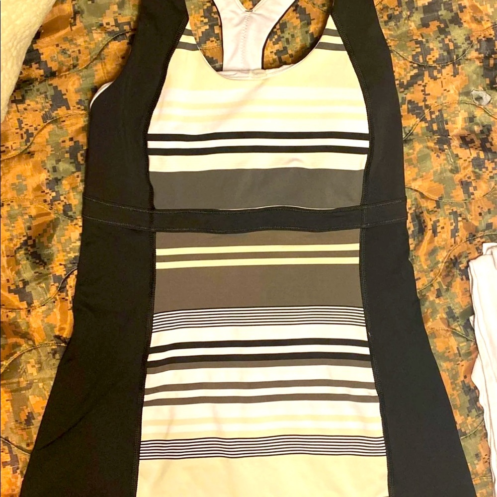 Lululemon Black/Polar Shift Alpine White Black Cool Racerback II Nulu Tank Sz 6